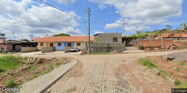 Casa com 2 quartos, 1 banheiro, 34m² construída, 2 vagas