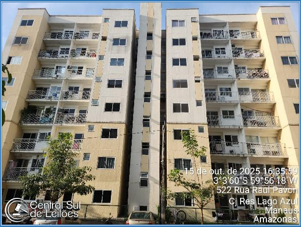 Apartamento com 2 quartos, varanda e vaga de garagem