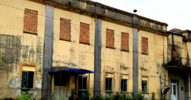 Complexo hospitalar com 8 peças, 1.939,91m² construída, terreno 14.782,50m²