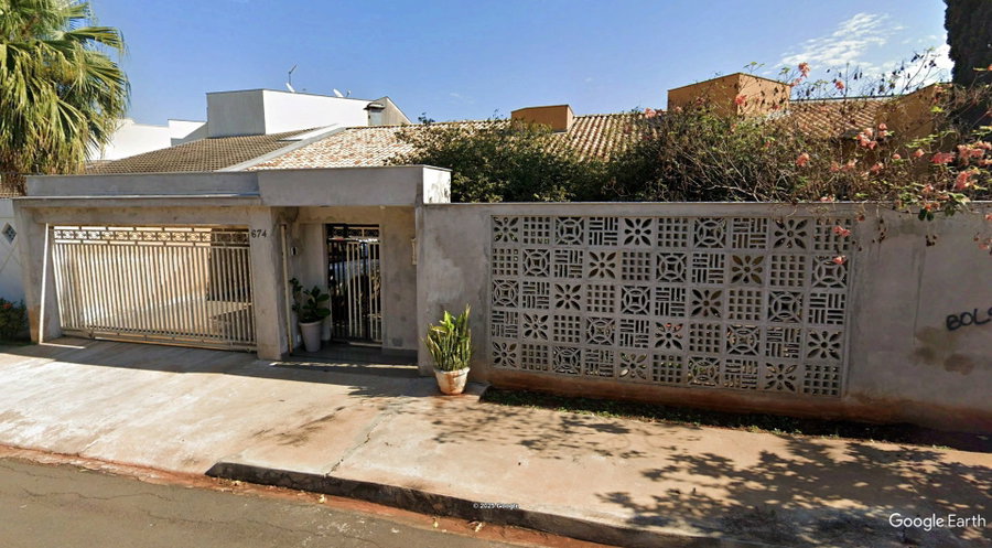 Casa sobrado com 4 dormitórios, suíte master, piscina e sauna em Londrina