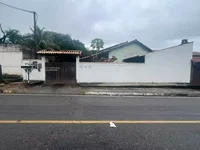 Casa ocupada com 2 quartos, 2 banheiros e 84,27 m²