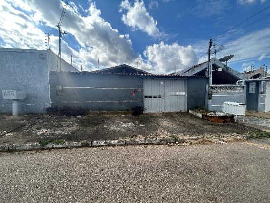 Casa com 3 quartos e 2 banheiros em Porto Velho