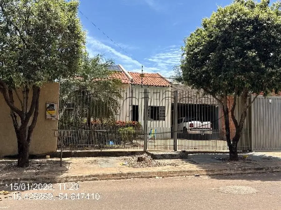 Casa com 2 quartos, 83,21m², terreno de 360m², desocupada