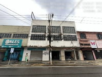 Prédio comercial com 1.021m² construídos, em Goiânia