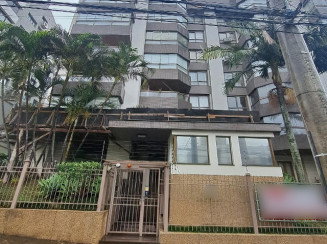 Box de garagem com 13,20m² no subsolo, em condomínio