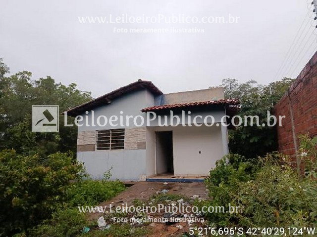 Casa com 2 Quartos e Varanda em Demerval Lobão