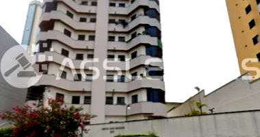 Apartamento com 112,50m² A.U. e 207,72m² A.T. - Desocupado