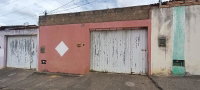 Casa com 2 Quartos e 1 Vaga em Nanuque