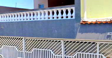 Casa 2 pavimentos com 1 suíte, closet, varanda e 2 vagas