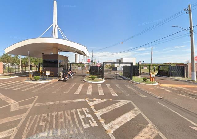 Casa com 1 quarto, 1 banheiro e 1 vaga de garagem