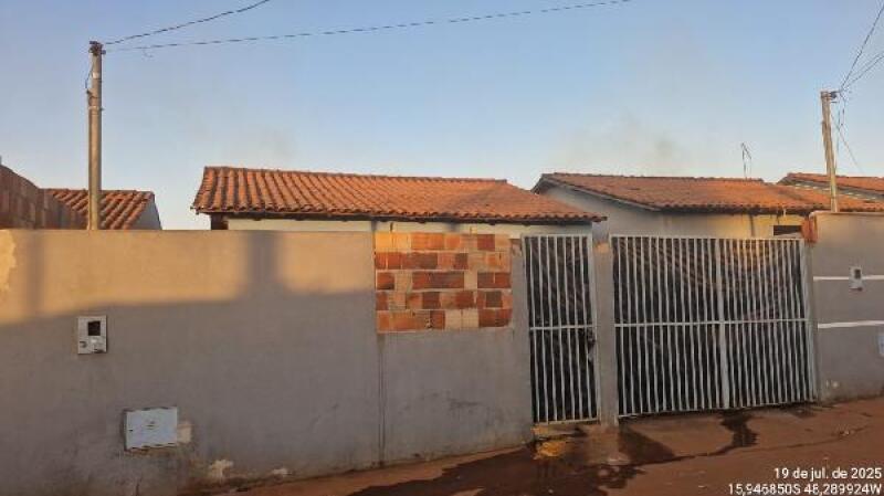 Casa com 61,5 m² em Santo Antônio do Descoberto/GO