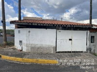 Casa com 2 quartos, 1 banheiro e 2 vagas de garagem