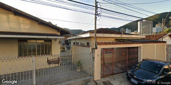 Casa com Terreno de 203m² em Poços de Caldas/MG