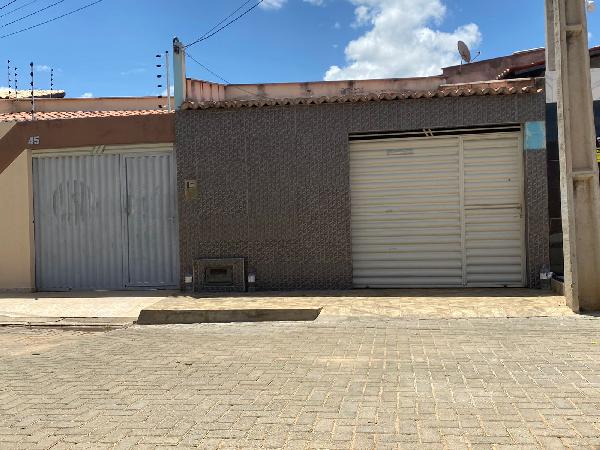 Casa com 2 quartos, 2 banheiros, 1 vaga e 87,94m² construída