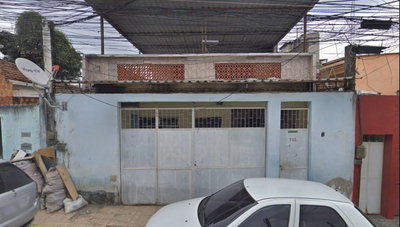 Casa 68 m² ocupada com potencial de valorização