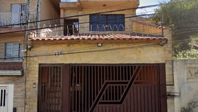Casa com 3 Quartos e 142m² de Área Construída