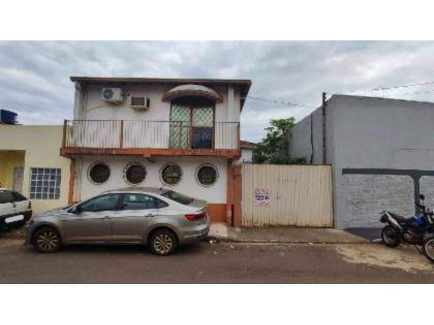 Casa de alto padrão com 235m² em Ponta Porã/MS - Ocupada