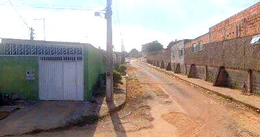 Casa com 2 quartos, varanda, área construída 51,95m², terreno 250m²