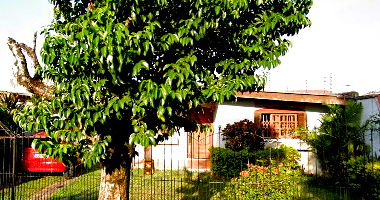 Casa com 2 quartos, 1 banheiro, 105m² construída, ocupada