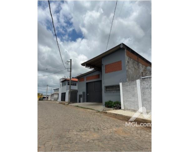 Galpão Comercial de 803m² no Bairro Santa Terezinha