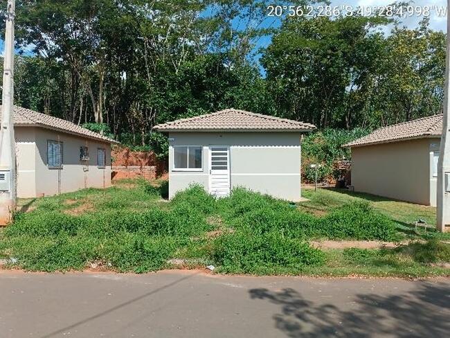 Casa com 2 quartos, 1 banheiro, vaga de garagem e 42,74m² privativos