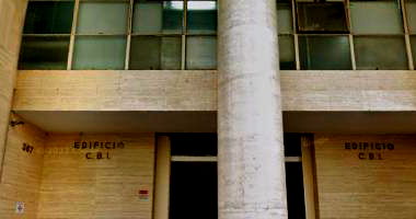 Conjunto Comercial com 1734m² de terreno e 1187,56m² construídos, desocupado