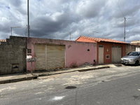 Casa com 2 Quartos e 1 Vaga em Santa Tereza