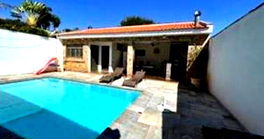 Casa residencial 2 quartos, 1 suíte, 4 banheiros, 1 vaga, área 266m²