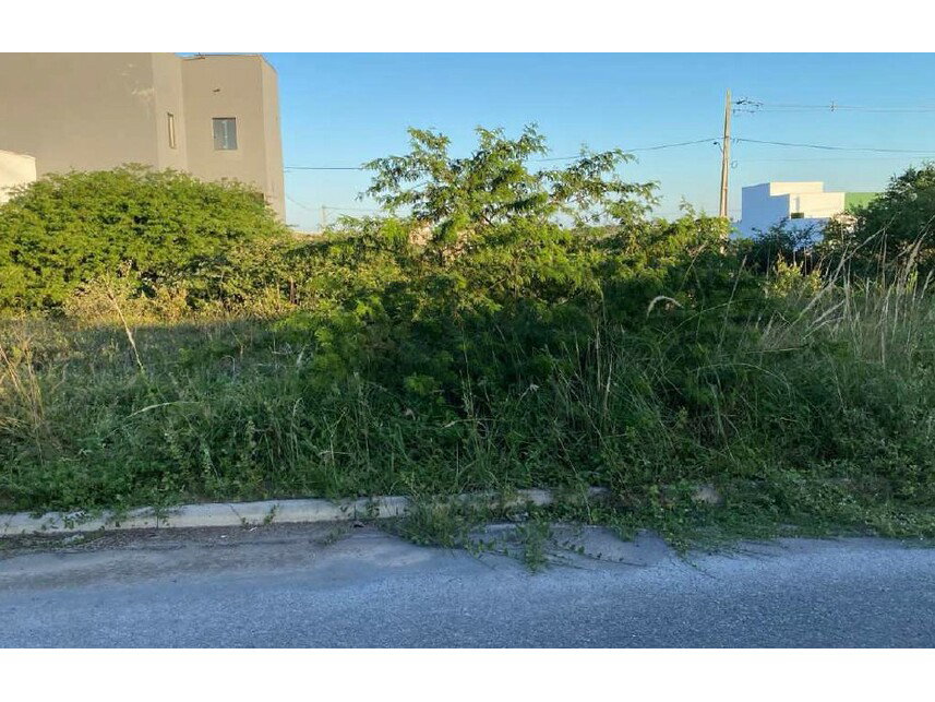Terreno em Loteamento Vivari com 140m² -