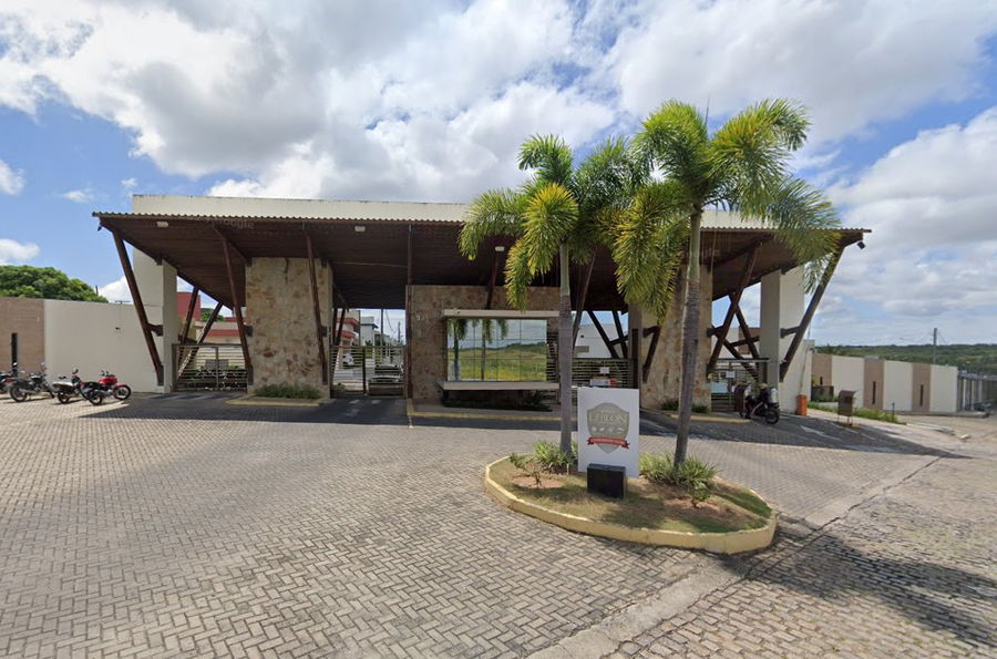 Casa com 3 quartos, 2 banheiros, 211,56 m² construída, ocupada
