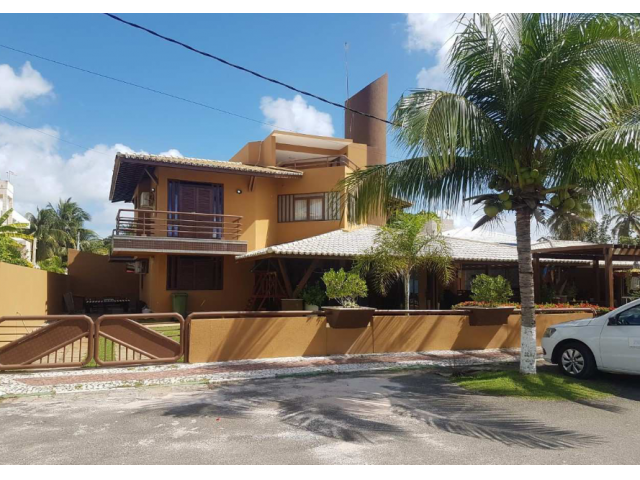 Casa com Piscina e Sauna em Guarajuba