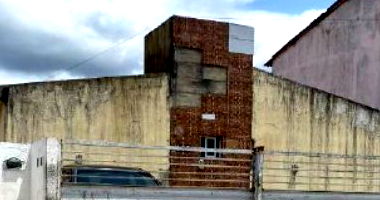 Casa residencial com 3 quartos, 2 banheiros, ocupada, 61.87m² construídos