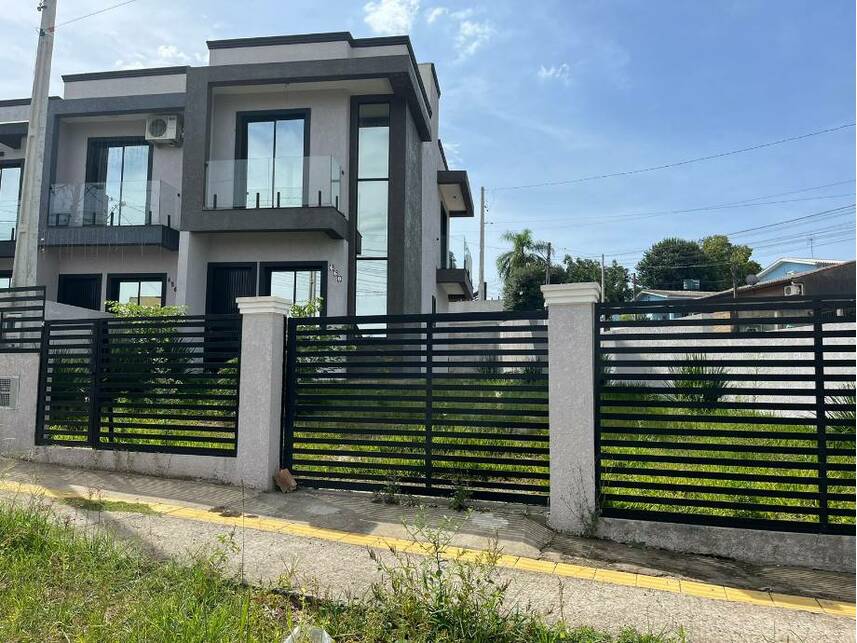 Casa em condomínio desocupada com 69m² em Gravataí/RS