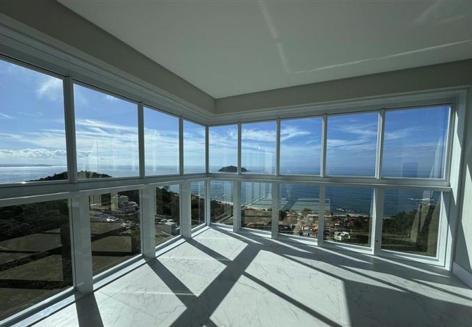 Apartamento 3 suítes, 2 vagas, 135m² privativos, desocupado