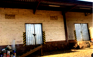 Prédios e Galpão com Terreno Amplo em Pinheiro Preto/SC