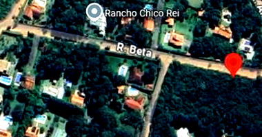 Terreno de 2.358m² com topografia aclive leve e área de mata nativa