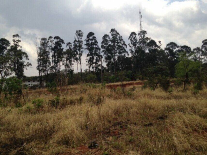 Terreno com 750m² no Milenium, Araguari/MG