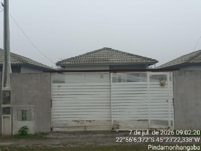 Casa com 2 Quartos e 1 Vaga em Pindamonhangaba