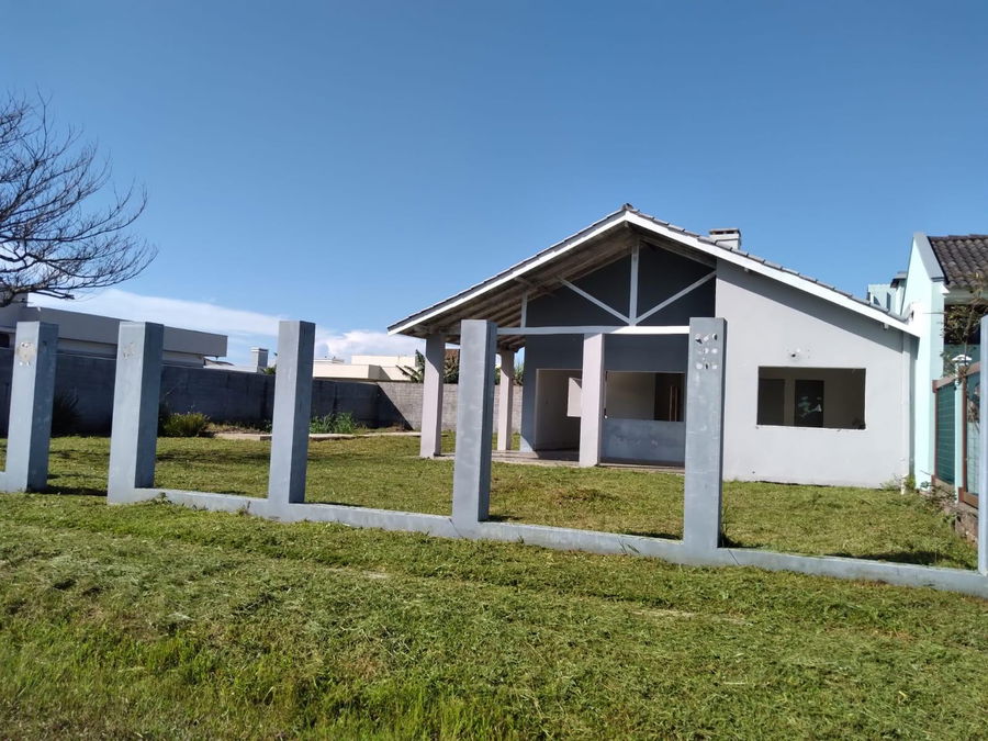 Casa Inacabada em Terreno Urbano com 681m² em Arroio do Sal