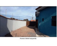 Imóvel comercial com 180m² construídos em terreno de 420m²