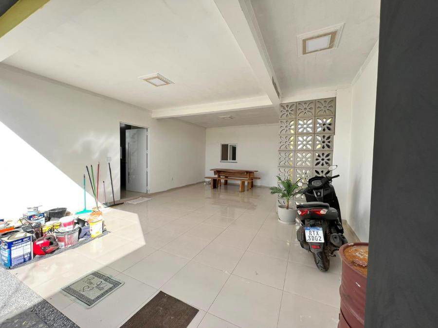 Casa com 3 quartos, 2 banheiros e 140m² construída, ocupada