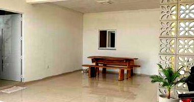 Casa com 3 quartos, 2 banheiros e 140m² construída, ocupada