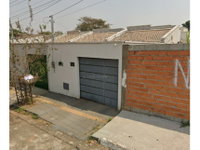 Casa com 70,28m² construída, 173,79m² de terreno, ocupada
