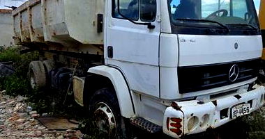Caçamba M. Benz 2729K em Tobias Barreto - SE