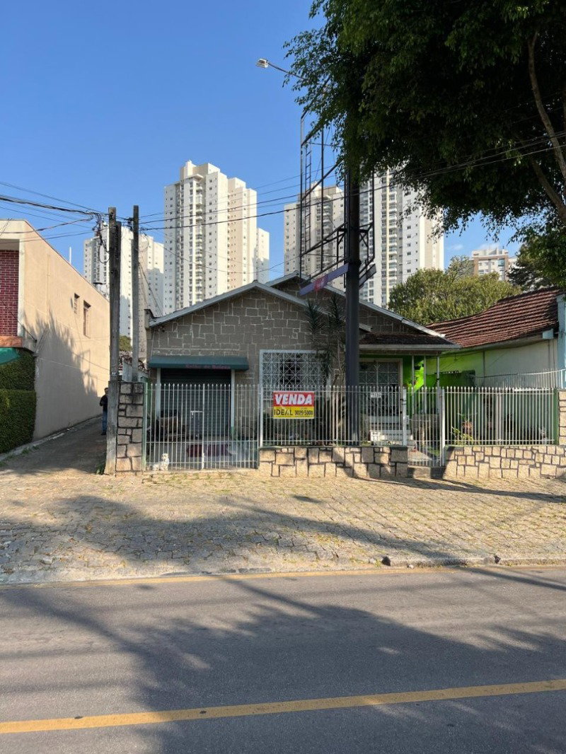 Casa em terreno de 418m² com potencial comercial