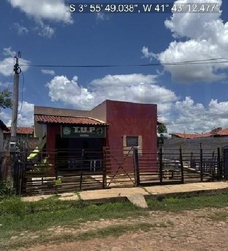 Casa com 2 quartos, 1 banheiro, 70m² área privativa, terreno 193m²