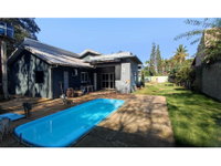Casa com 211,42m² construídos, 3 quartos, 2 banheiros, ocupada