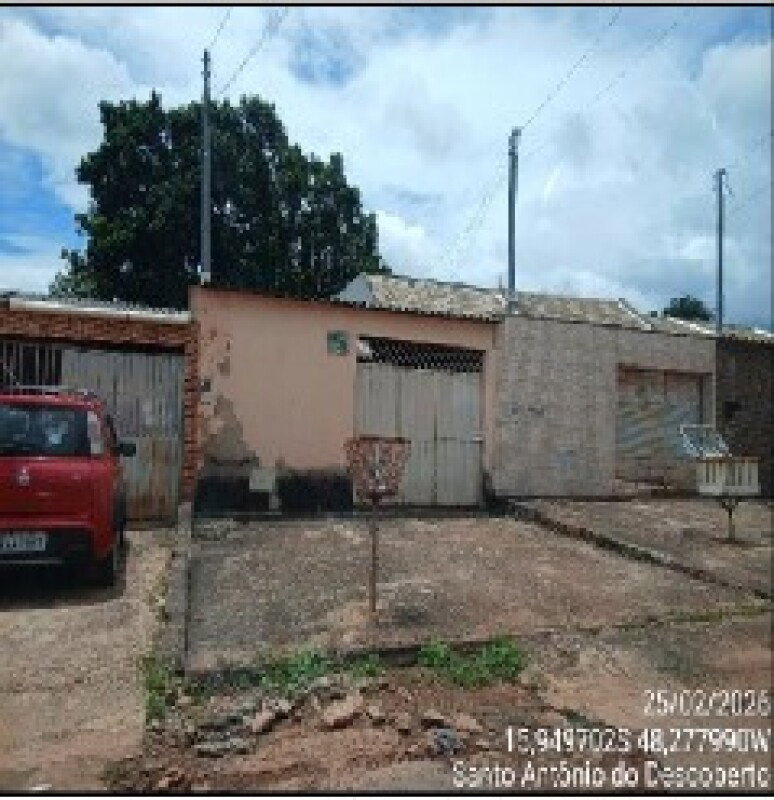 Casa com 2 quartos, 1 banheiro e vaga na garagem em Santo Antônio do Descoberto