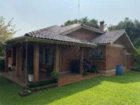 Casa com Piscina e Terreno Amplo em Santo Cristo/RS