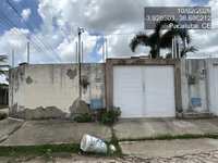 Casa com 2 quartos e 1 banheiro, área construída de 61.87m², desocupada